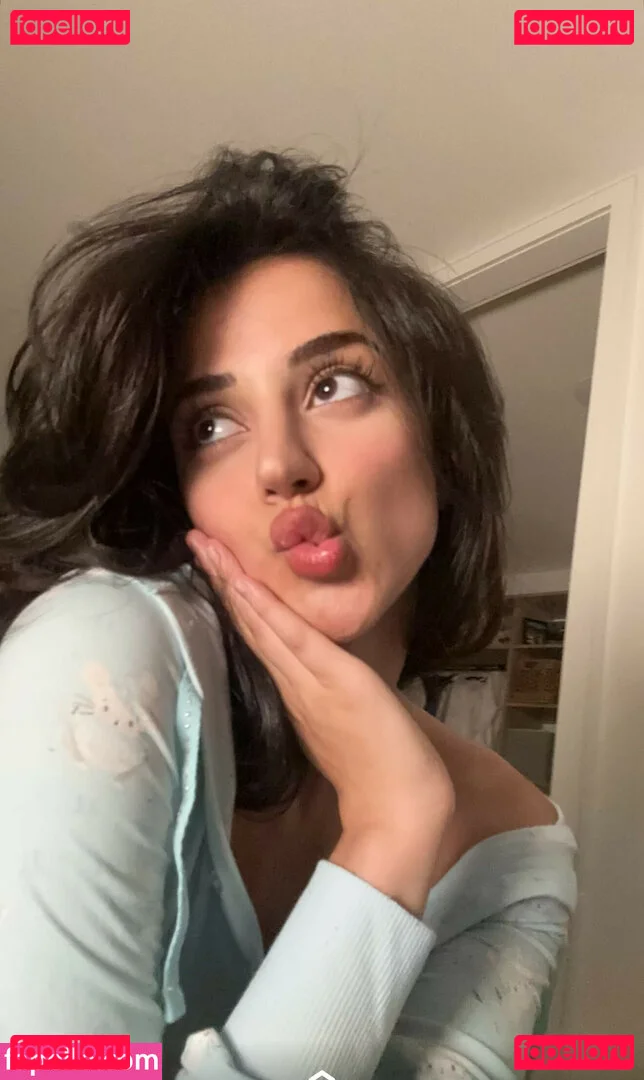 Melody Oz Onlyfans Photo Gallery 