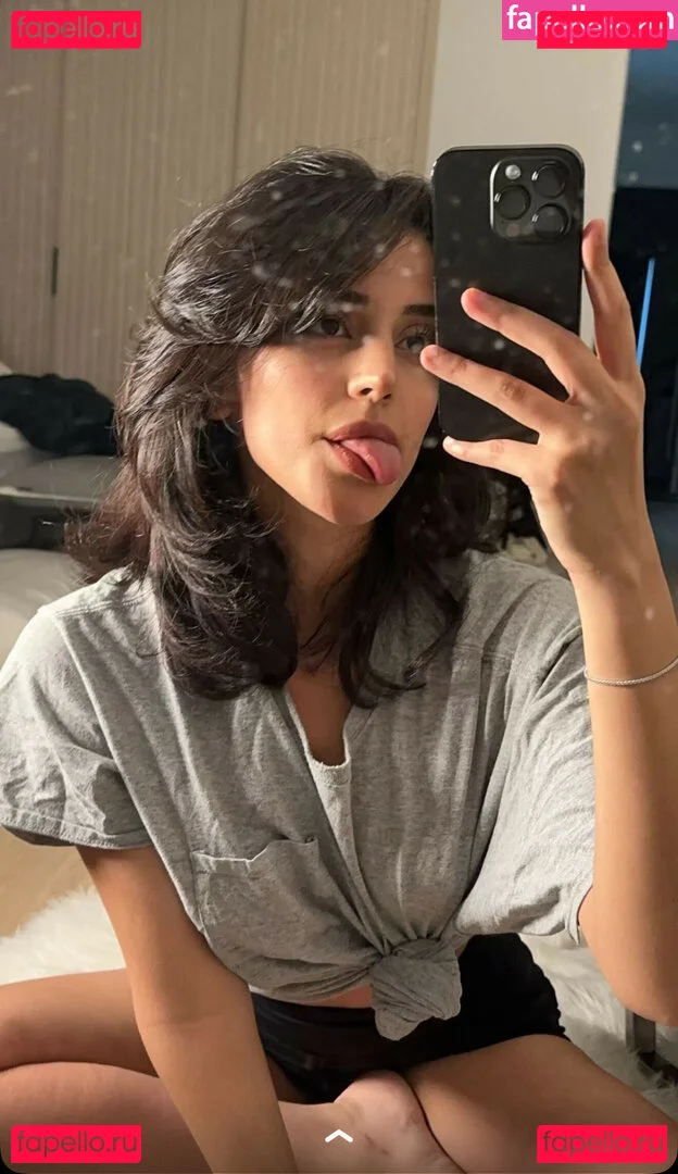 Melody Oz Onlyfans Photo Gallery 