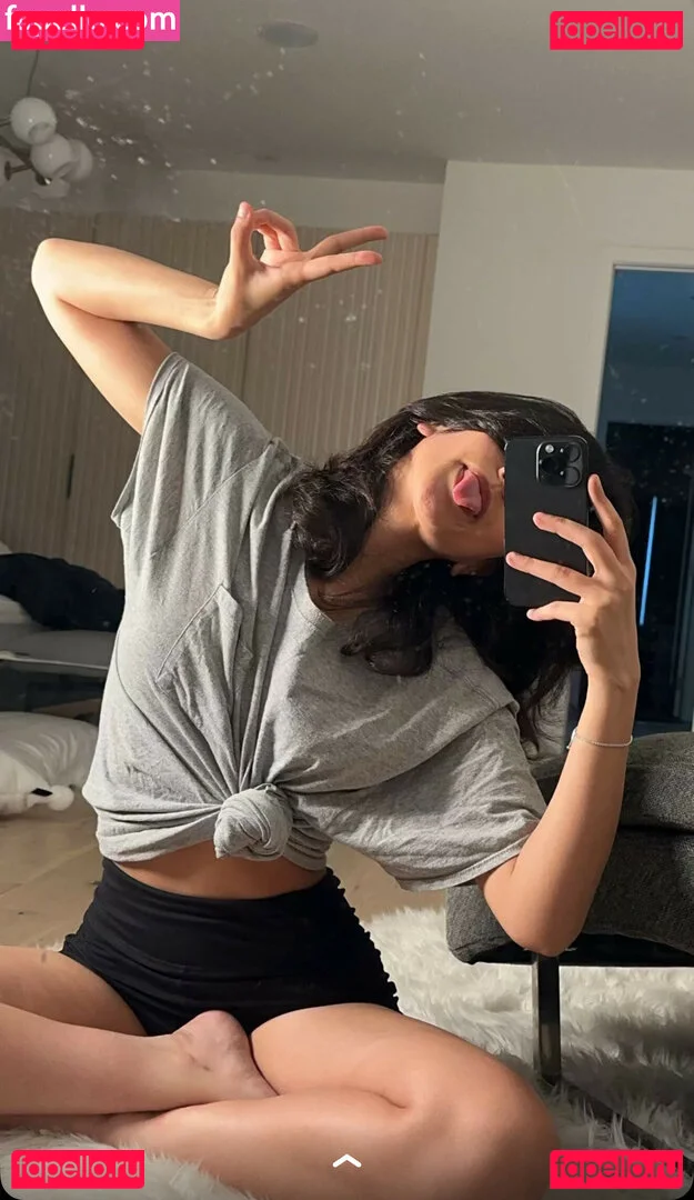 Melody Oz Onlyfans Photo Gallery 