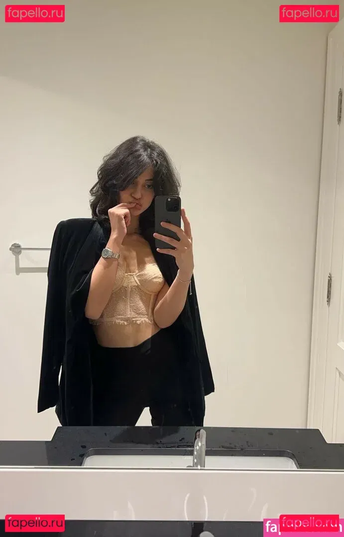 Melody Oz Onlyfans Photo Gallery 