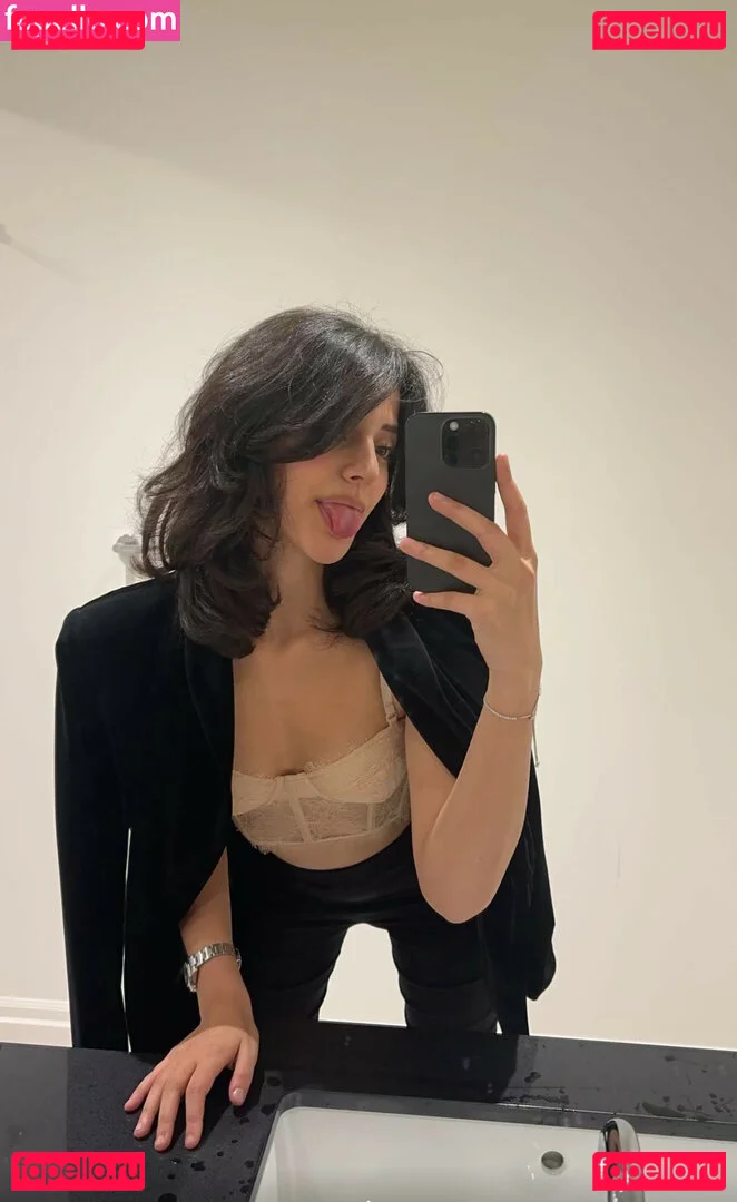 Melody Oz Onlyfans Photo Gallery 