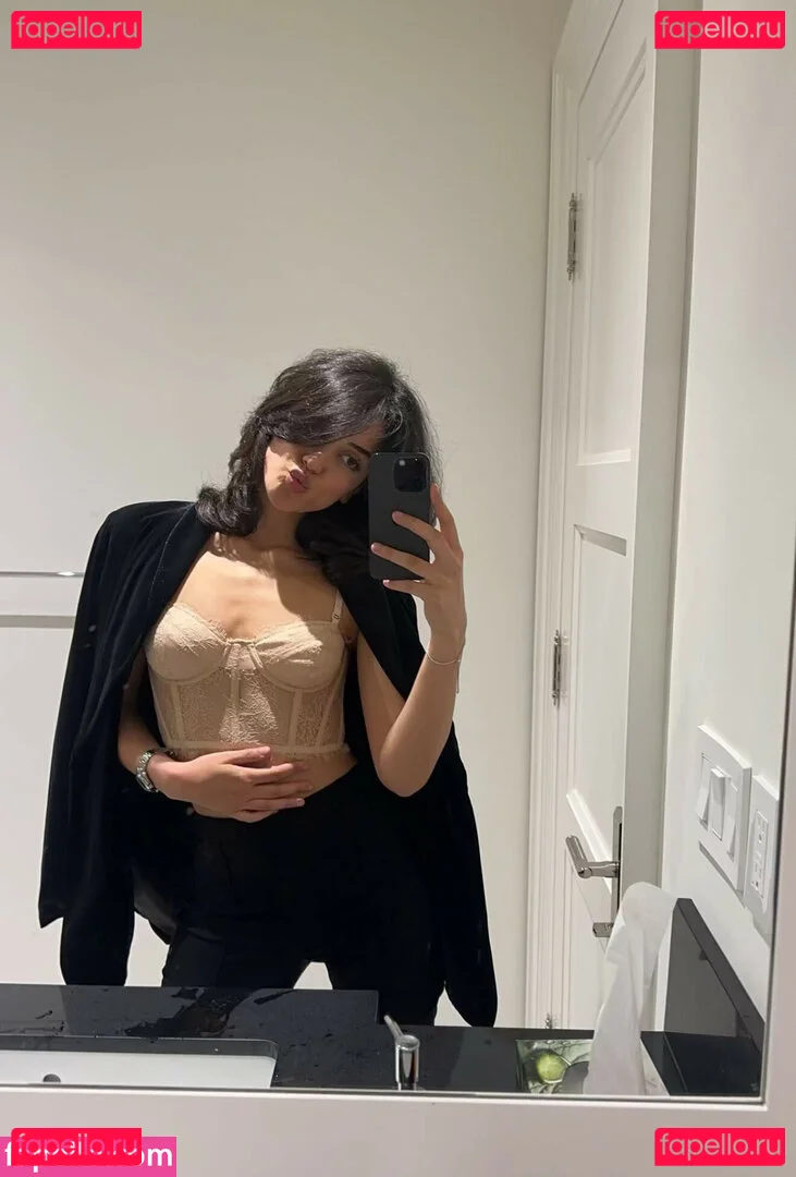 Melody Oz Onlyfans Photo Gallery 