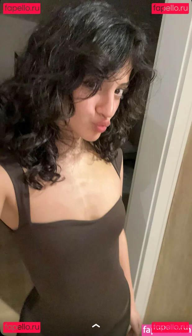 Melody Oz Onlyfans Photo Gallery 