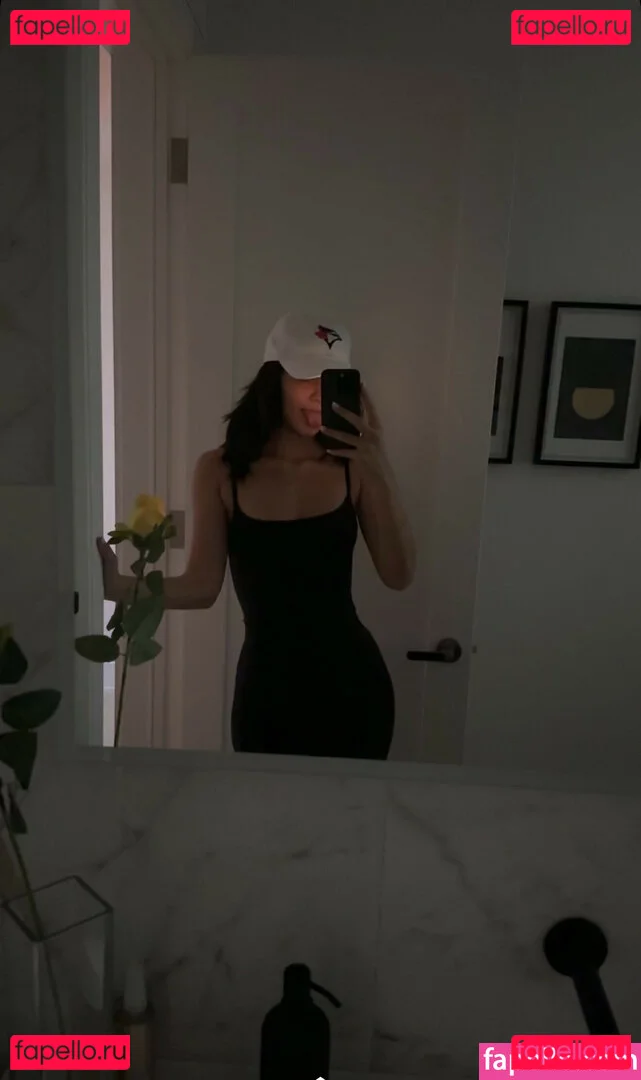 Melody Oz Onlyfans Photo Gallery 