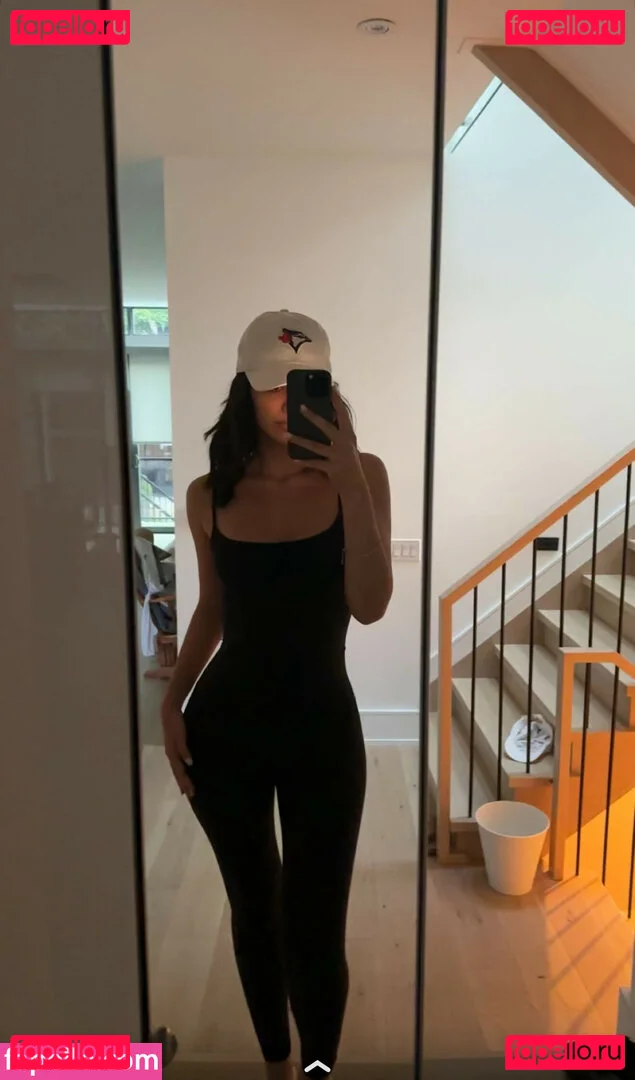 Melody Oz Onlyfans Photo Gallery 