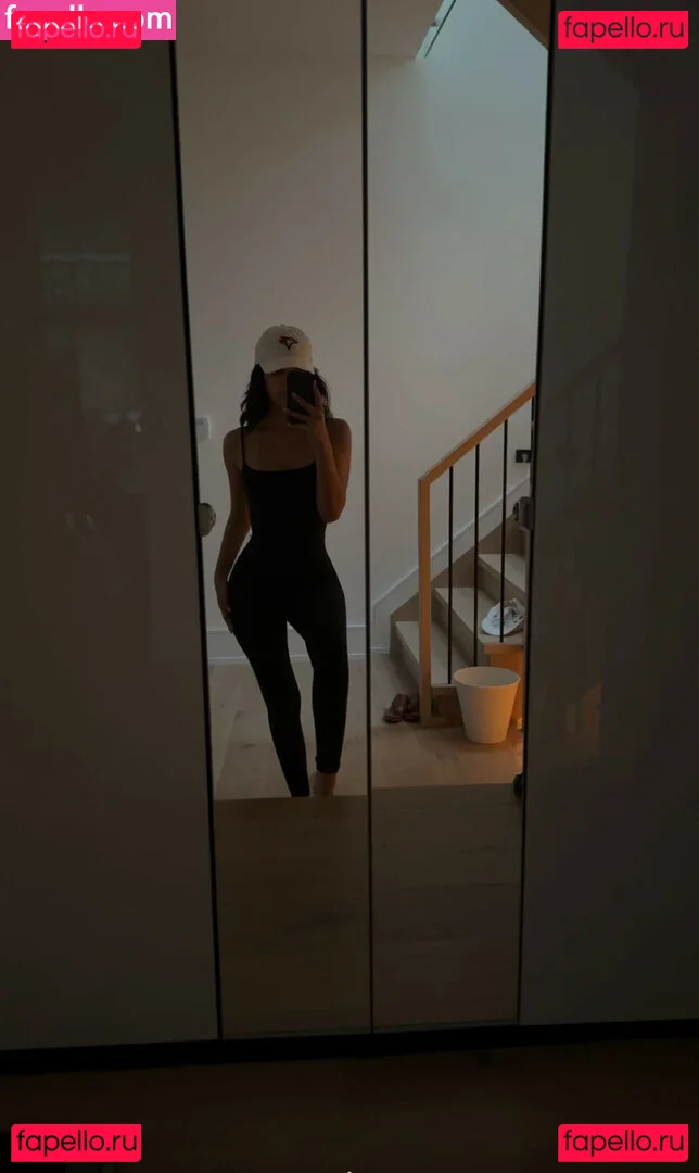 Melody Oz Onlyfans Photo Gallery 