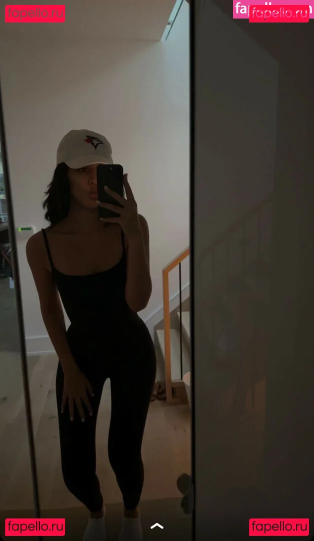 Melody Oz Onlyfans Photo Gallery 