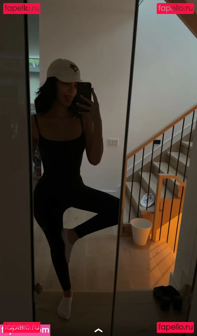 Melody Oz Onlyfans Photo Gallery 