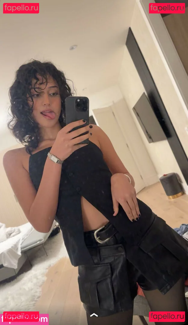 Melody Oz Onlyfans Photo Gallery 