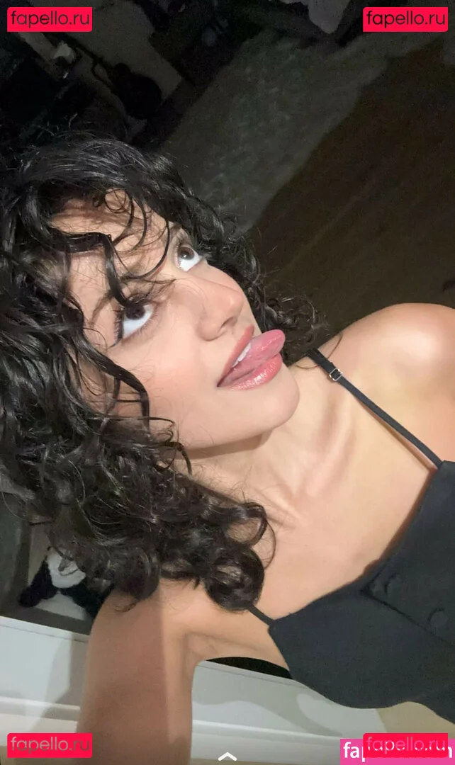 Melody Oz Onlyfans Photo Gallery 