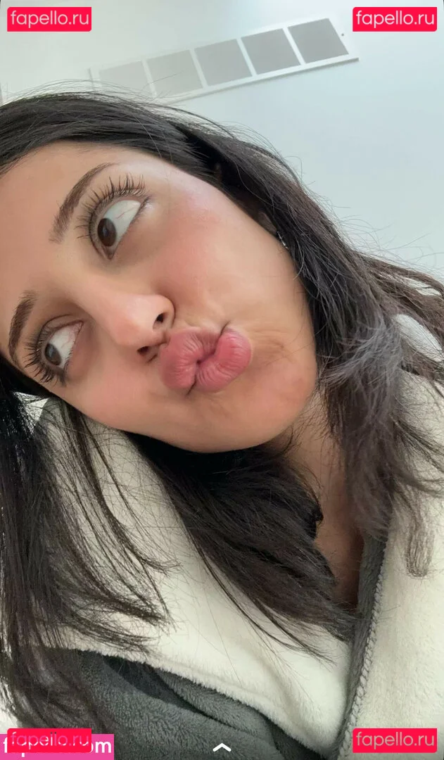 Melody Oz Onlyfans Photo Gallery 