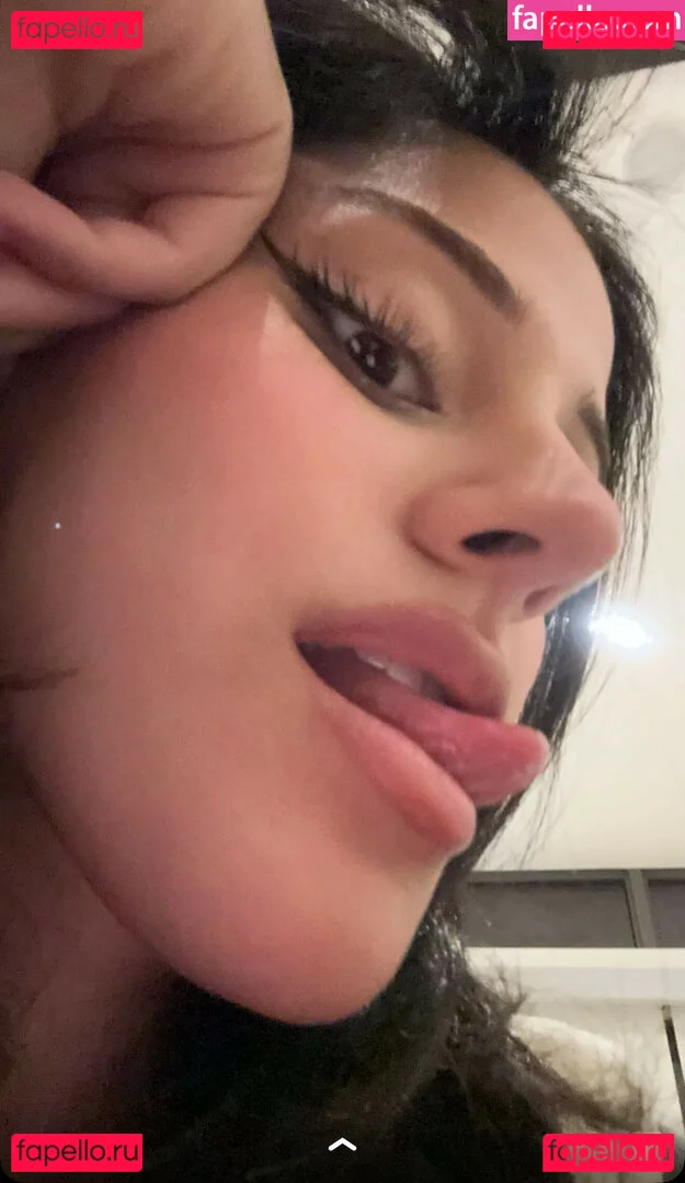 Melody Oz Onlyfans Photo Gallery 