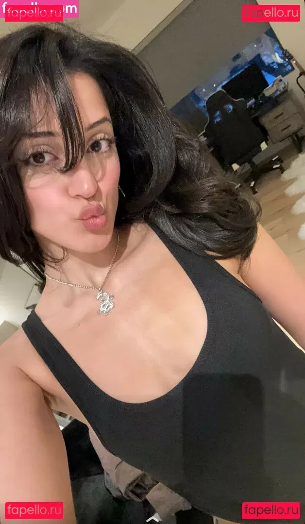 Melody Oz Onlyfans Photo Gallery 