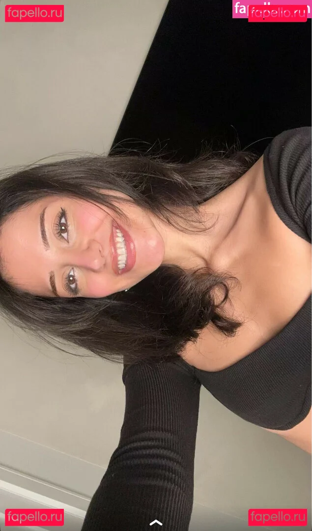 Melody Oz Onlyfans Photo Gallery 