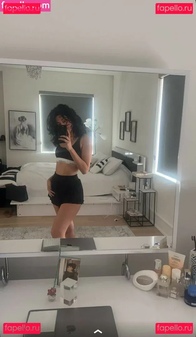 Melody Oz Onlyfans Photo Gallery 