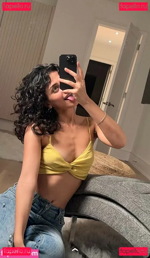 Melody Oz Onlyfans Photo Gallery 