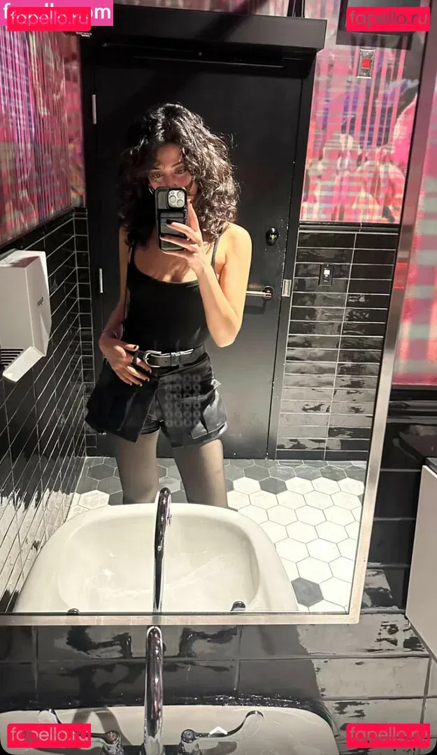 Melody Oz Onlyfans Photo Gallery 