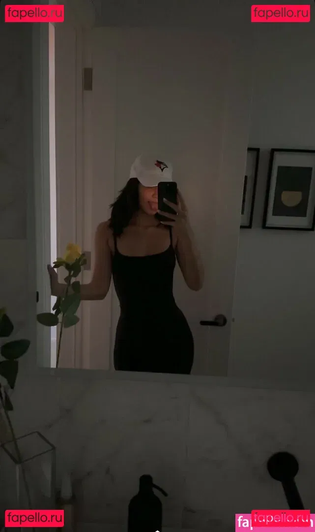 Melody Oz Onlyfans Photo Gallery 