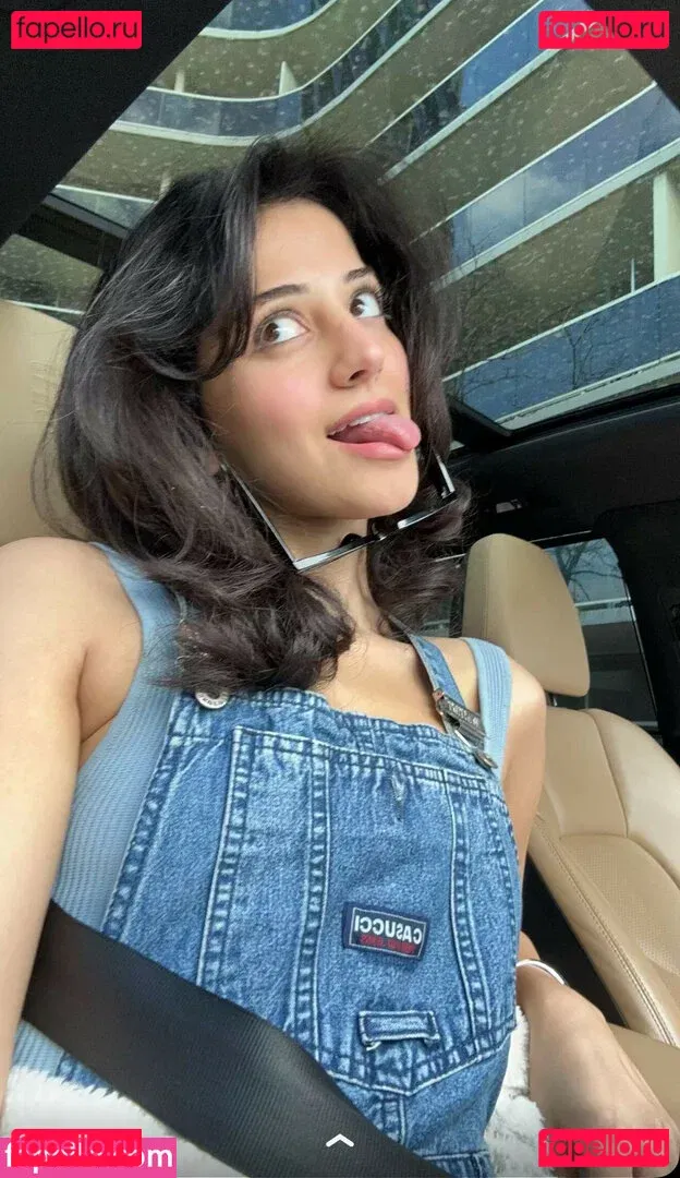 Melody Oz Onlyfans Photo Gallery 