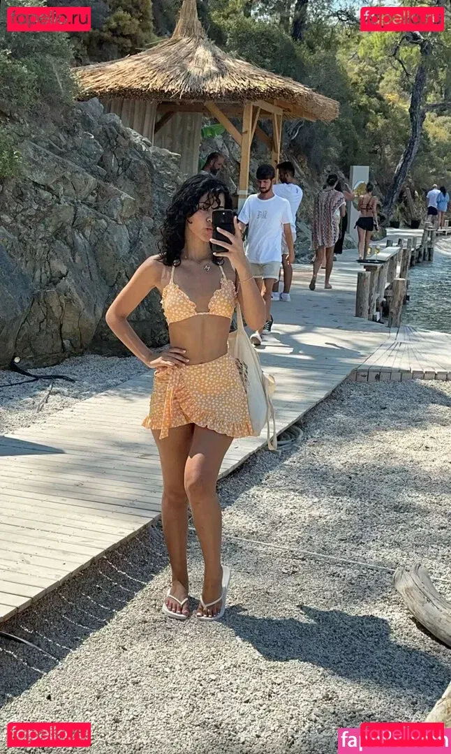 Melody Oz Onlyfans Photo Gallery 