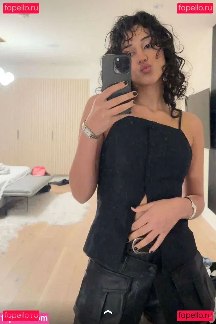 Melody Oz Onlyfans Photo Gallery 