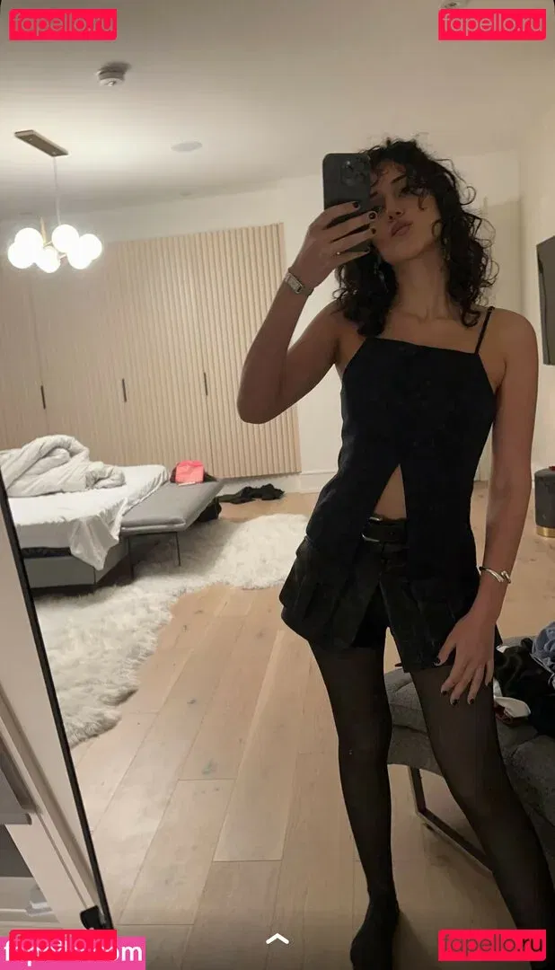 Melody Oz Onlyfans Photo Gallery 