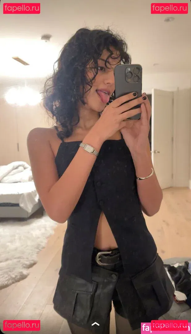 Melody Oz Onlyfans Photo Gallery 