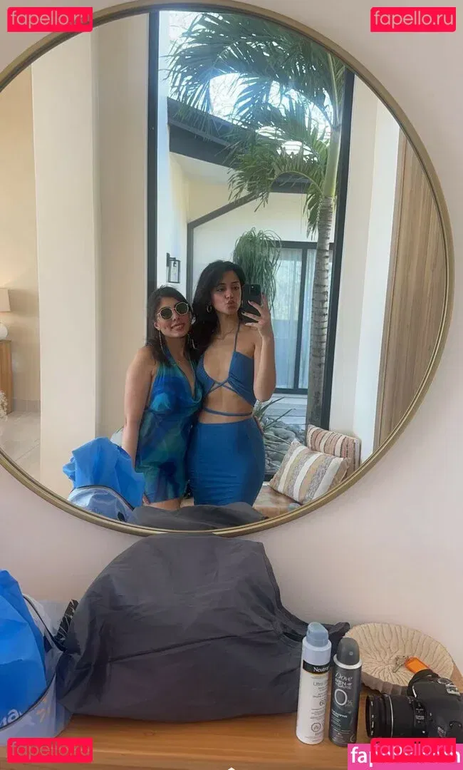 Melody Oz Onlyfans Photo Gallery 