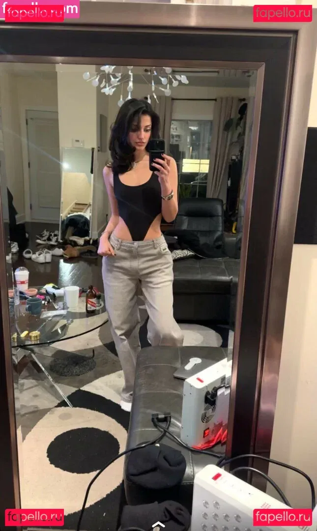 Melody Oz Onlyfans Photo Gallery 