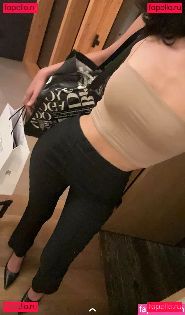 Melody Oz Onlyfans Photo Gallery 