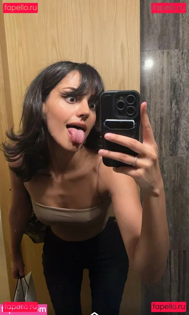 Melody Oz Onlyfans Photo Gallery 