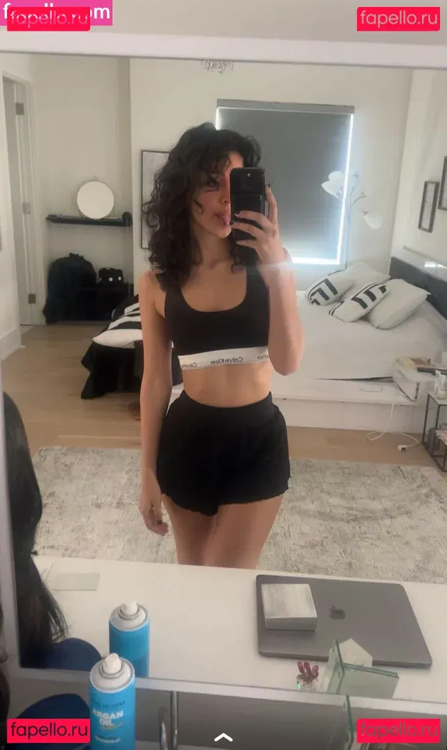 Melody Oz Onlyfans Photo Gallery 