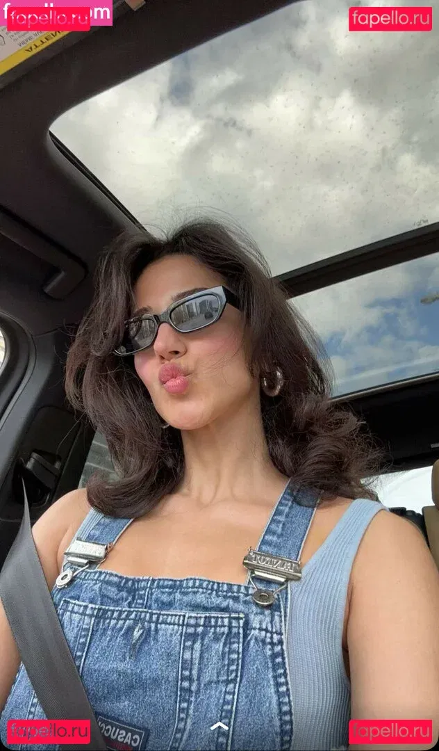 Melody Oz Onlyfans Photo Gallery 