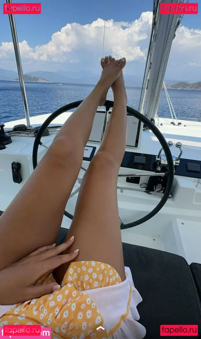 Melody Oz Onlyfans Photo Gallery 