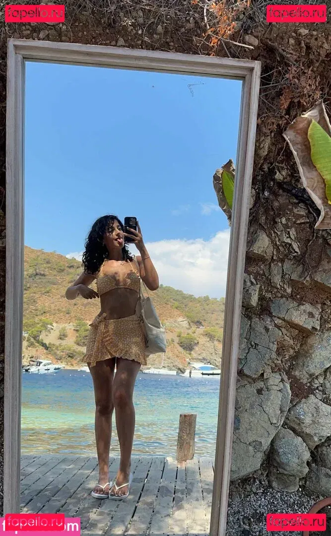 Melody Oz Onlyfans Photo Gallery 