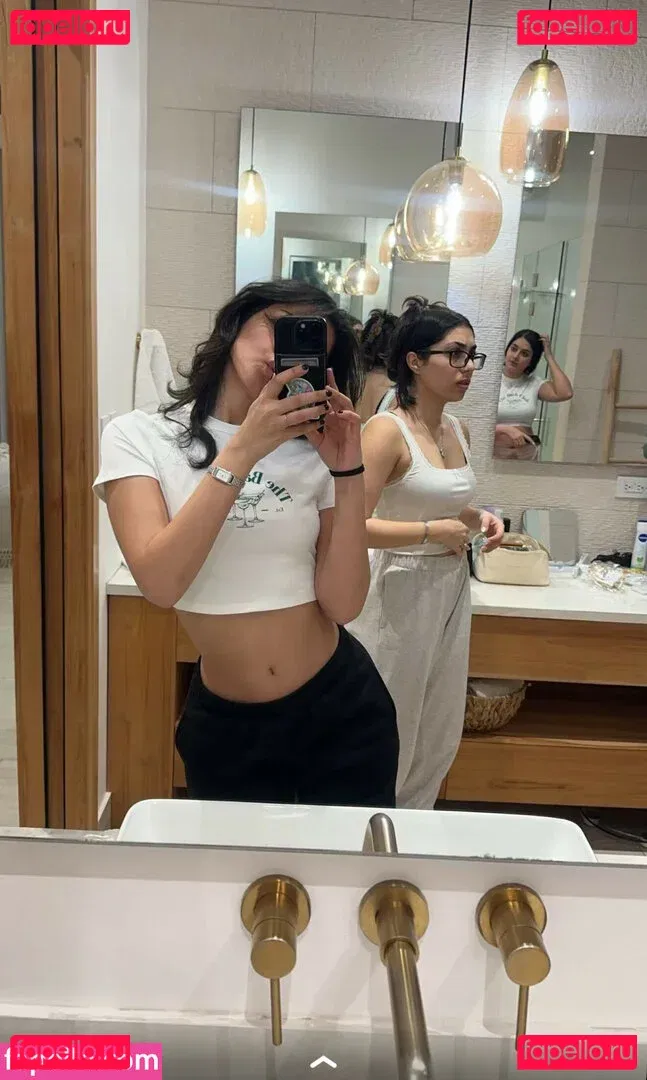 Melody Oz Onlyfans Photo Gallery 