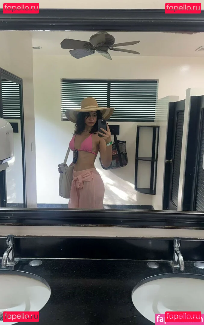 Melody Oz Onlyfans Photo Gallery 