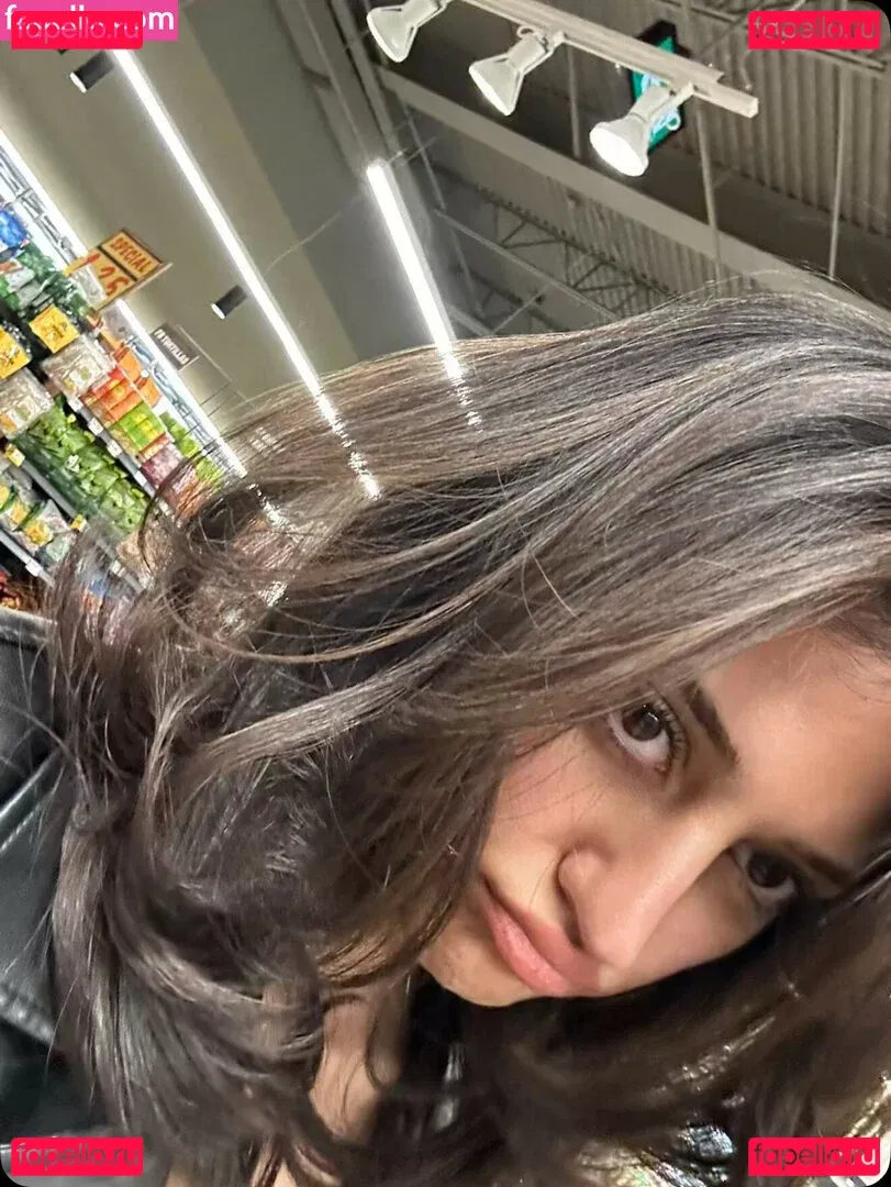 Melody Oz Onlyfans Photo Gallery 