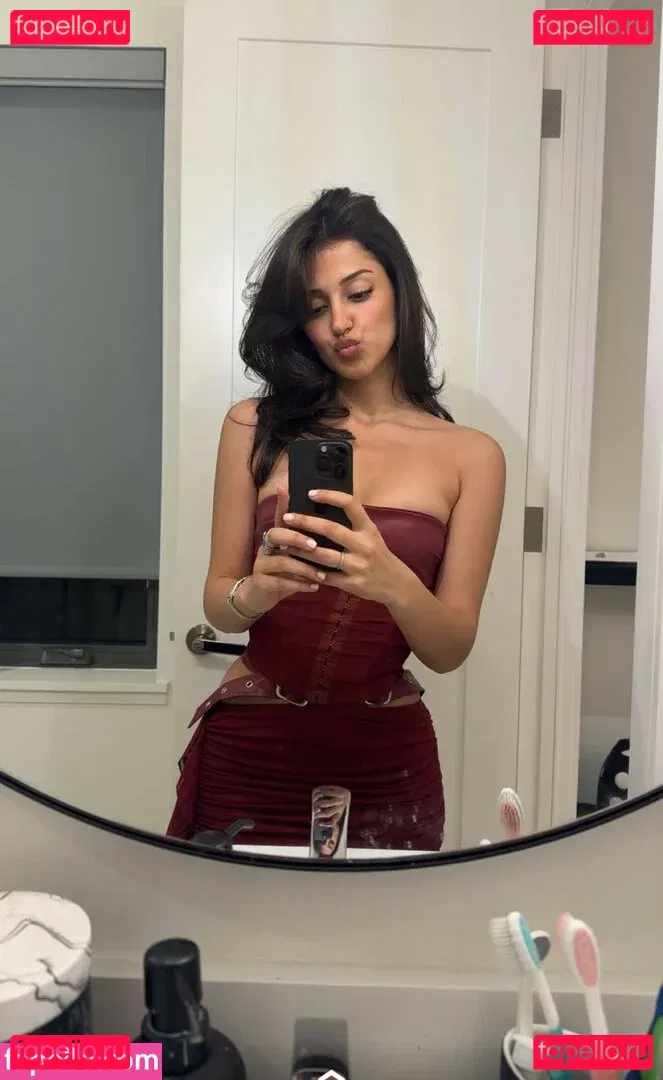 Melody Oz Onlyfans Photo Gallery 