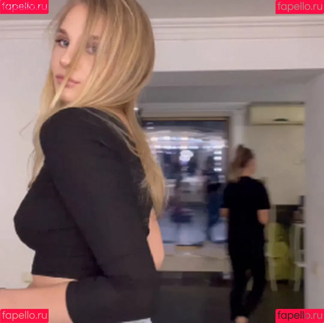 Dayana Yastremskay Onlyfans Photo Gallery 