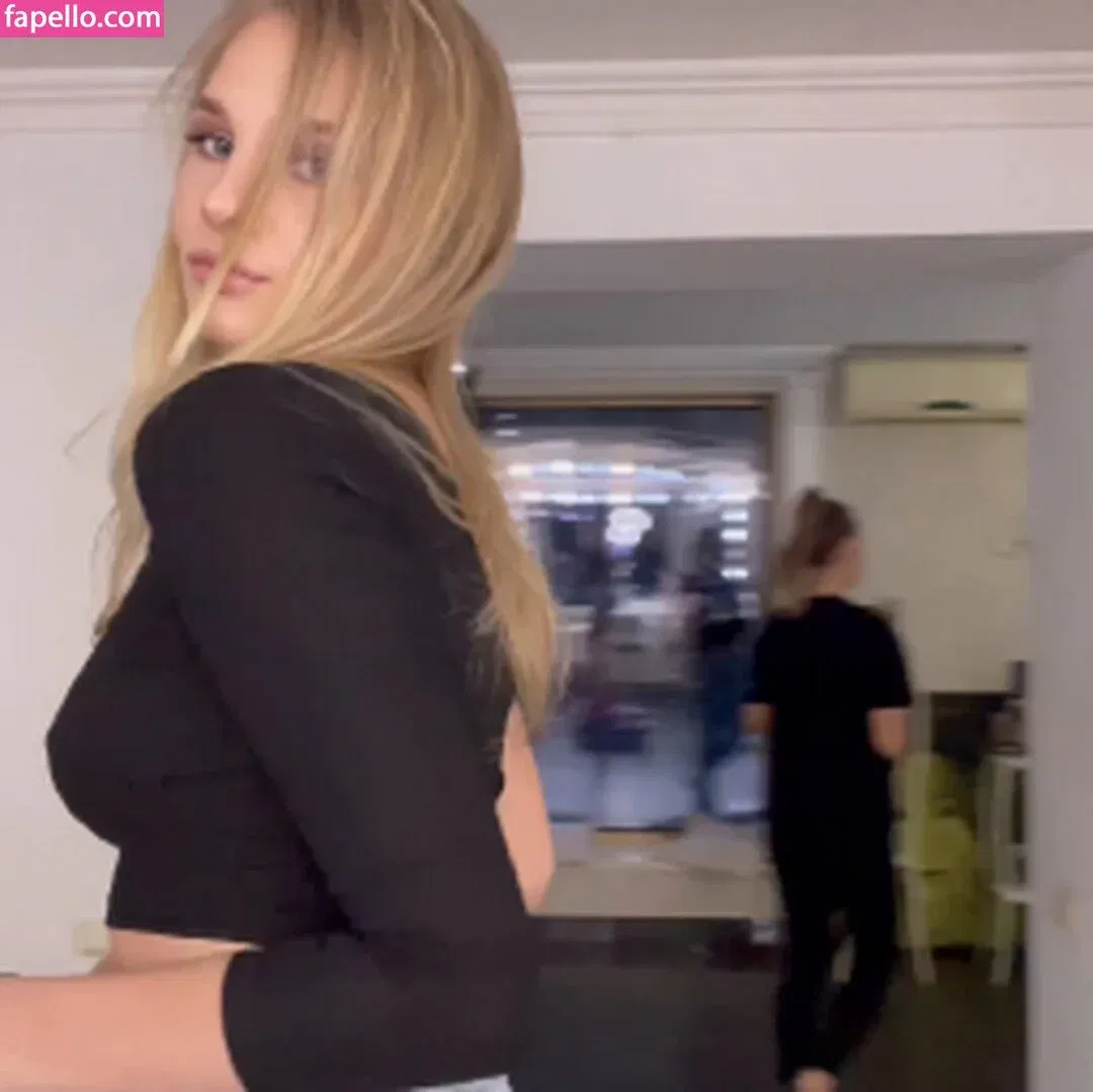 Dayana Yastremskay Onlyfans Photo Gallery 