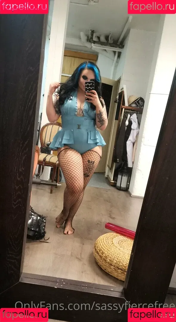 novathenerdfree Onlyfans Photo Gallery 