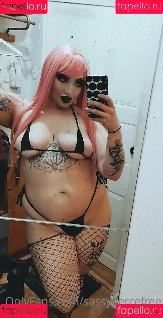 novathenerdfree Onlyfans Photo Gallery 