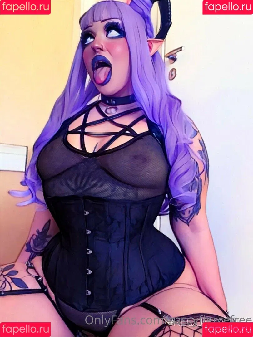 novathenerdfree Onlyfans Photo Gallery 