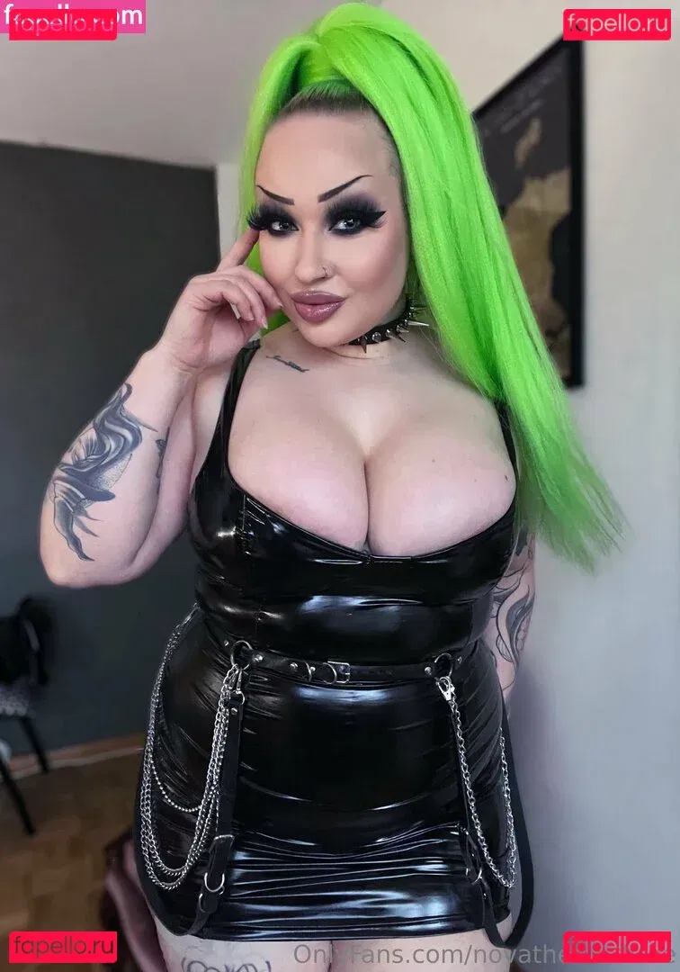 novathenerdfree Onlyfans Photo Gallery 