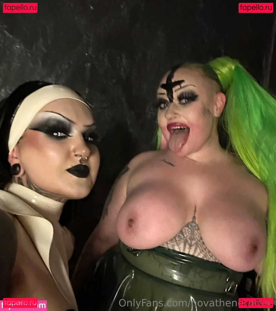 novathenerdfree Onlyfans Photo Gallery 