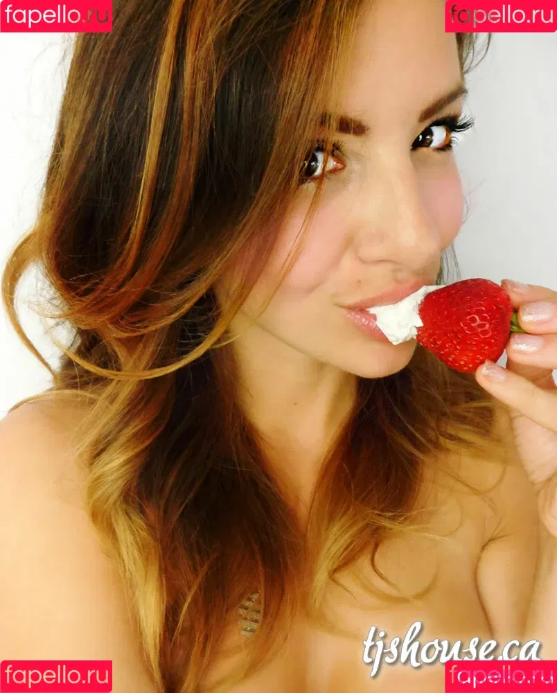 TJHeart Onlyfans Photo Gallery 