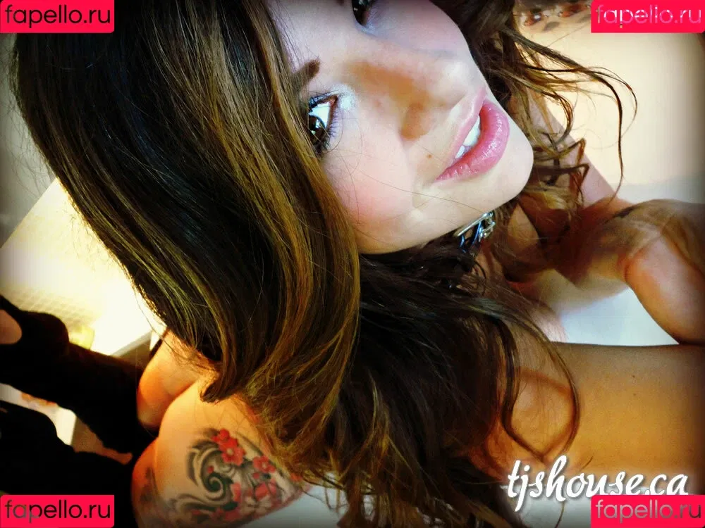 TJHeart Onlyfans Photo Gallery 