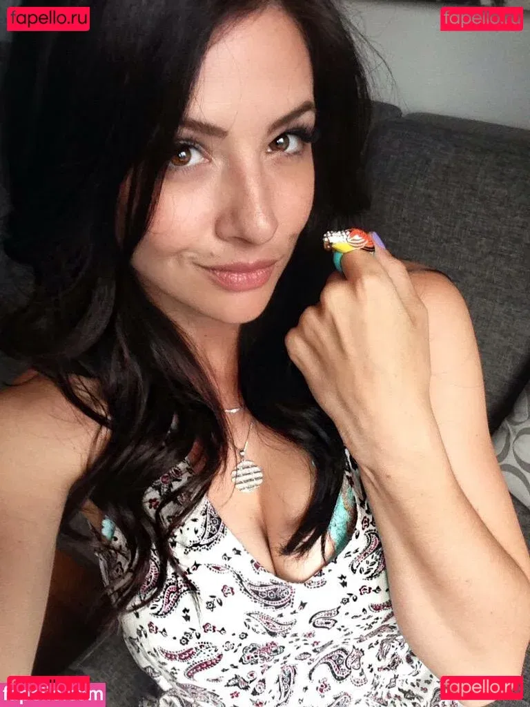 TJHeart Onlyfans Photo Gallery 