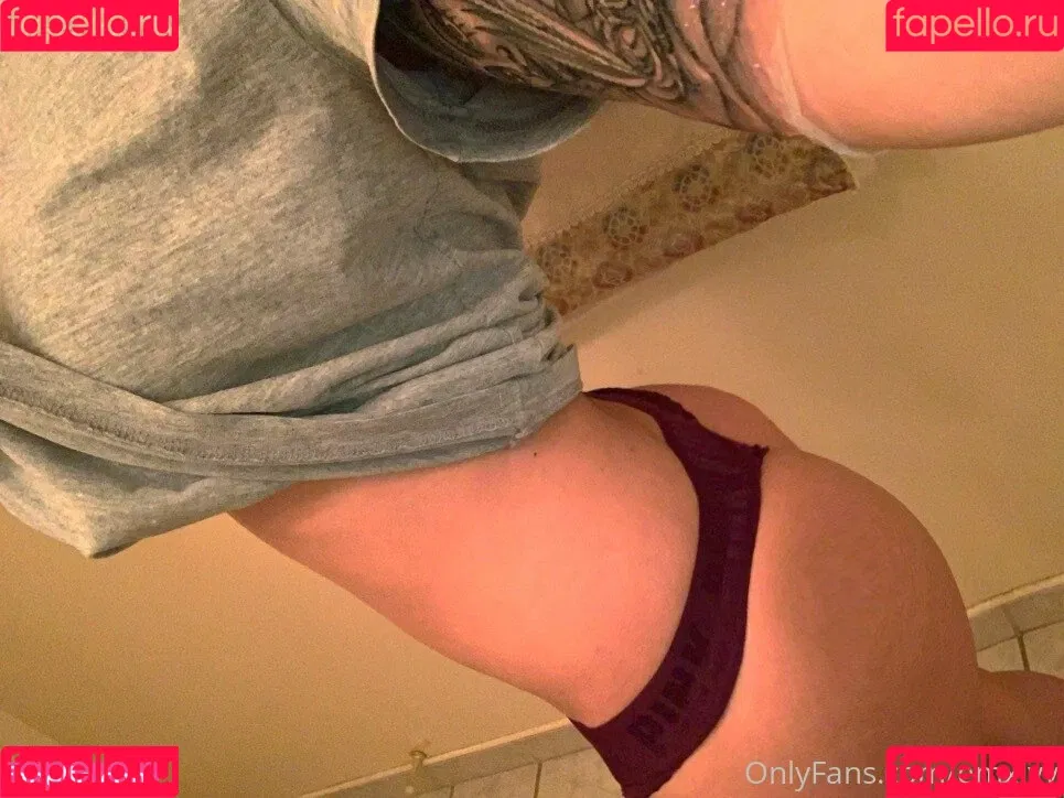 emxlyy Onlyfans Photo Gallery 